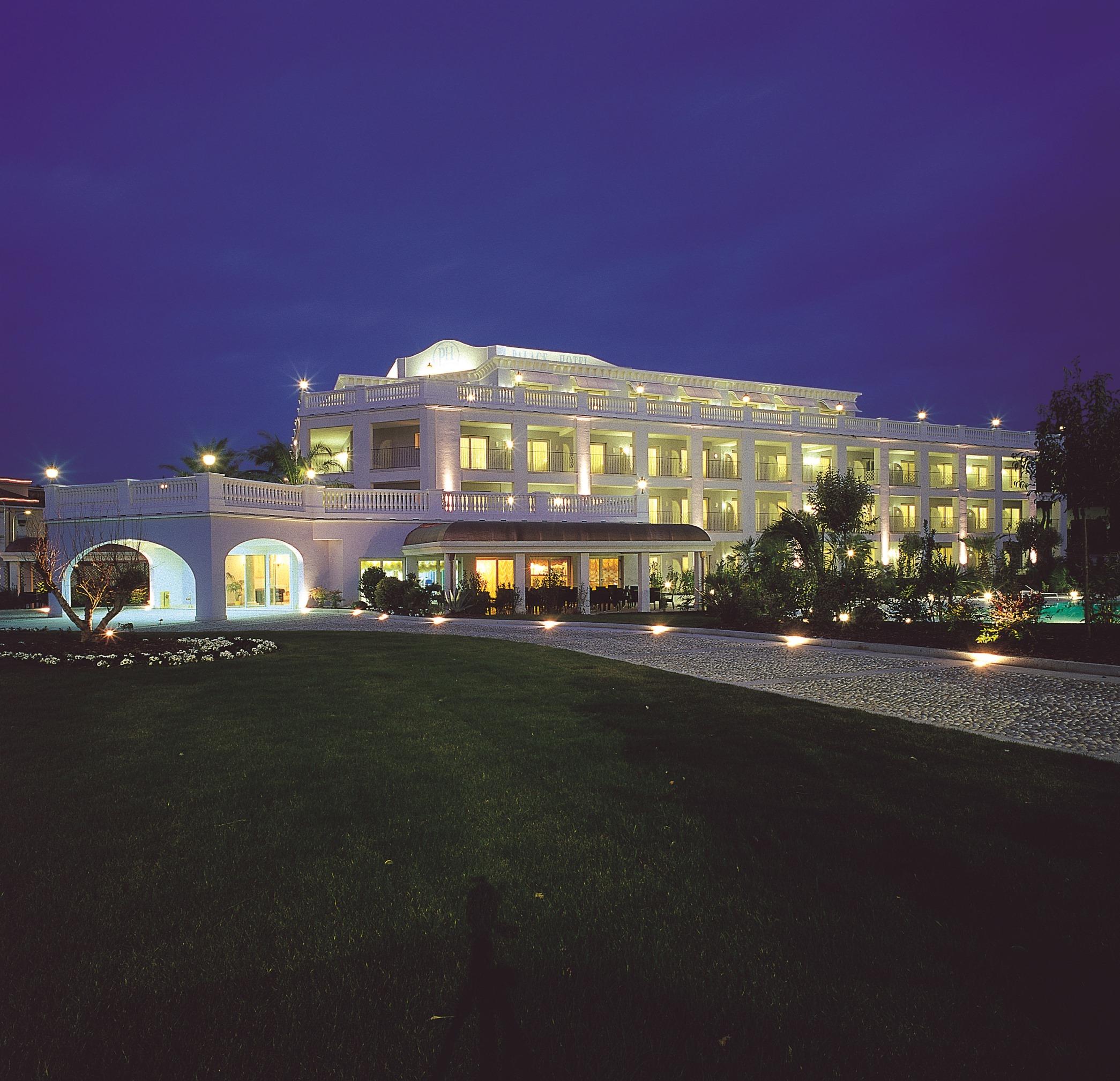 Palace Hotel Desenzano Desenzano del Garda Exterior photo