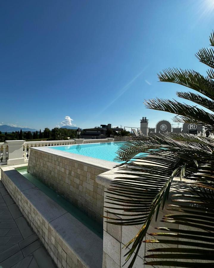 Palace Hotel Desenzano Desenzano del Garda Exterior photo